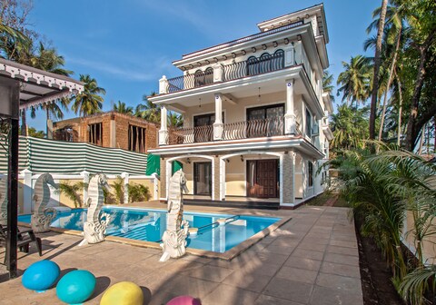 Villa Calangute Phase 10 - 9BHK family mansion with private Pool