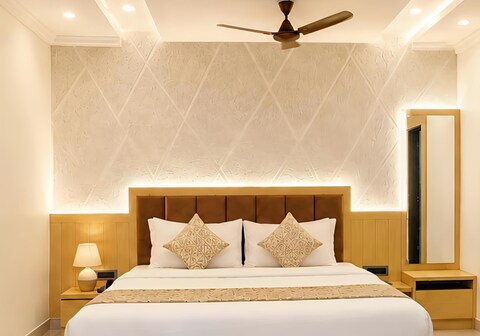 Hotel Ambika Dx - Walking Distance From Railway Station