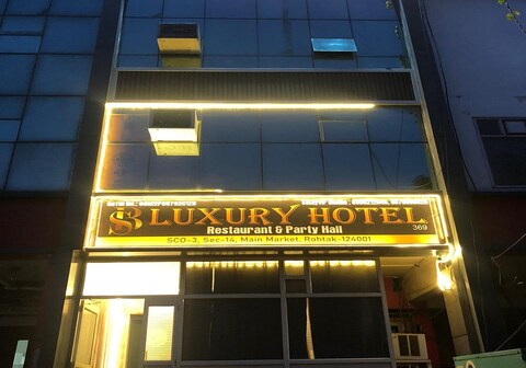 S B Luxury Hotel 369