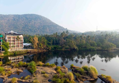 RIVER BAY ATHIRAPPILLY