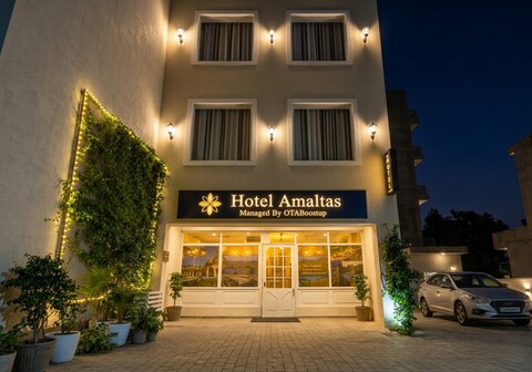 Hotel Amaltas Nayagaon Near PGI & PEC College