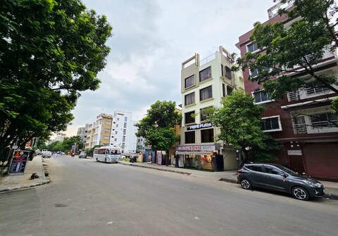 Prime Plaza 500 Meters from New Town Bus Stand