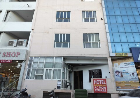 Hotel O Sapphire Palace 3