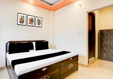 Hotel O Shri Bankey Bihari Hotel