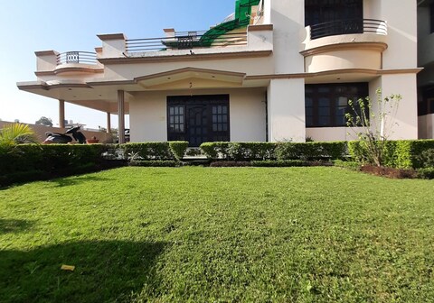 Monaal Homestay | Entire 3 BHK with Lawn