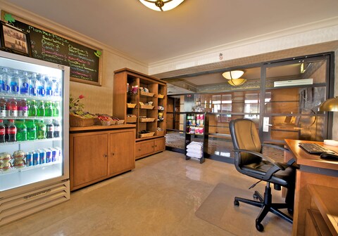 Inn at Great Neck, BW Premier Collection