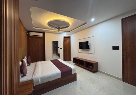 Hotel sky Sec 89