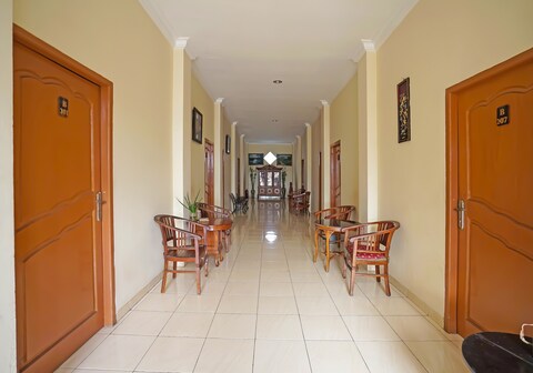 Hotel O Wisma Empat Lima Syariah