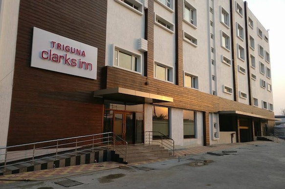 Triguna Clarks Inn Kurnool