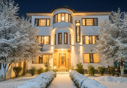 The Iceland Hotel Srinagar