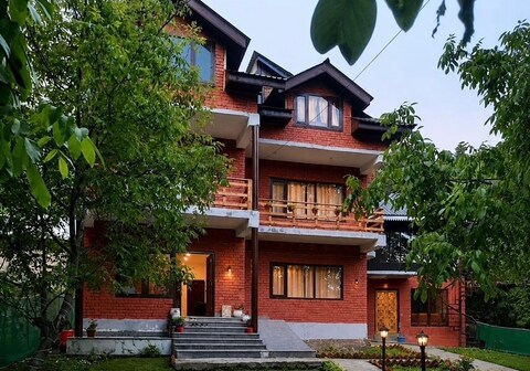The walnut house