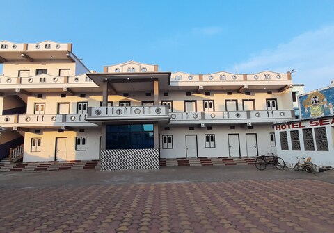 Hotel Seascape.(300 meters from Sea Beach)