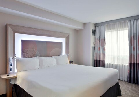 DoubleTree by Hilton Ottawa Downtown