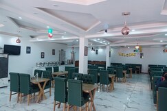 Pandith Exotics Hotel and Restaurant, Gulmarg Pandith Exotics Hotel and Restaurant, Gulmarg