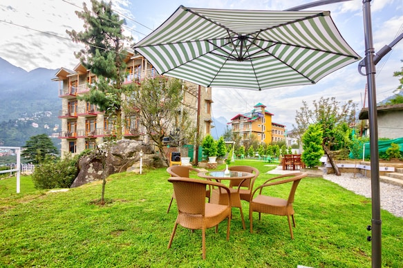 Snow City's Montana Blues Resort Manali - Heated & Air-Cooled Stay