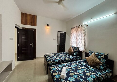 Cosmo Comfort Single Servised Room with Shared Kitchen