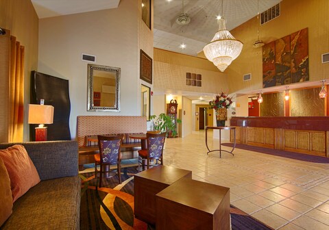 Best Western Plus Woodland Hills Hotel & Suites