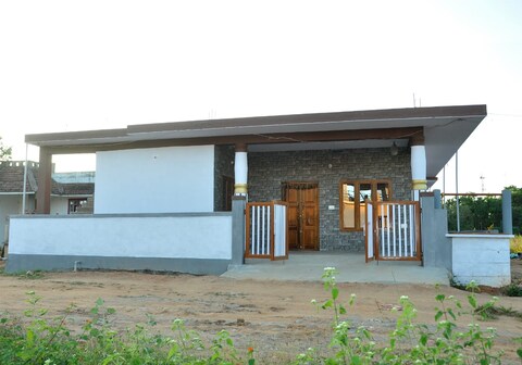 Coorg White House Home stay, Virajpet