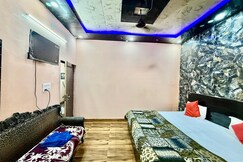 Hotel Sky near Industrial Area, Ghaziabad Hotel Sky near Industrial Area, Ghaziabad