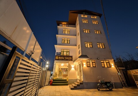 Bustan Residency