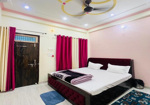 Vandana Palace