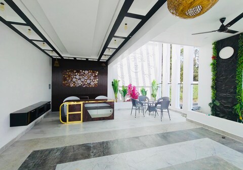 Adeeshy Mountain Manor