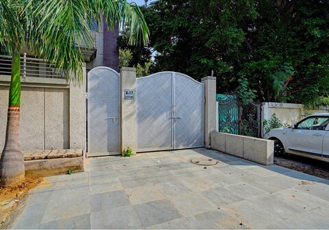 Collection O RADIANT INN