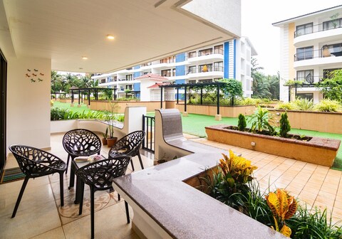 Lush 2BHK apartment w/wi-fi/park/pool @ baga beach