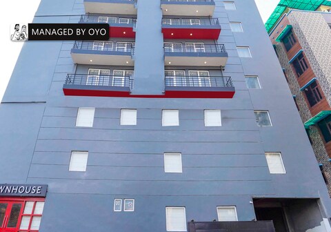 Super Townhouse Hotel Royal Adress Nearest Parthala Chowk