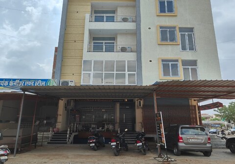 DEVRAJ HOTEL & RESTAURANT