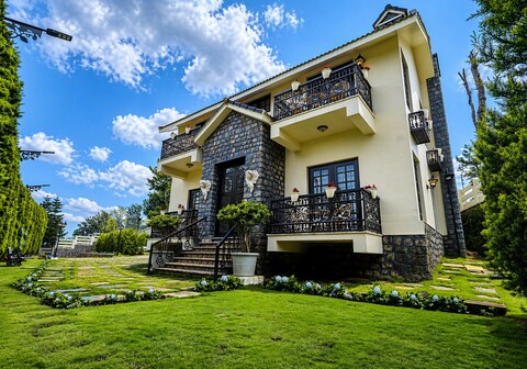 Lynton Resorts