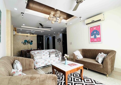 Bluo Stays - Defence Colony