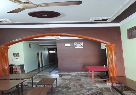 Abhi Hotel & Restaurant