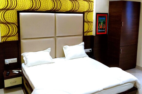 Lijoy Hotel and Restra