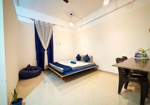 Sailor's Anchorage | 100 Meter from Mancotta Road