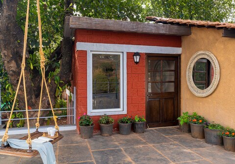 StayVista at Tree House @ Sula Wada