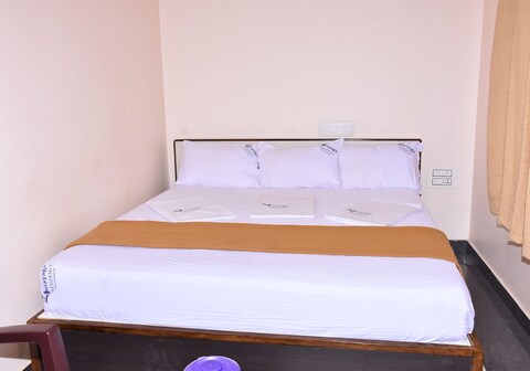 Vinayaga Residency | Rooms & Wi-Fi