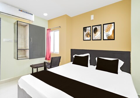Hotel O HOLIDAY STAR IN Nampally Railway Station
