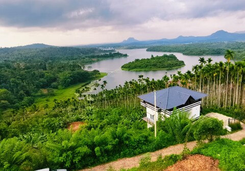 Seventhkey Clouds Wayanad