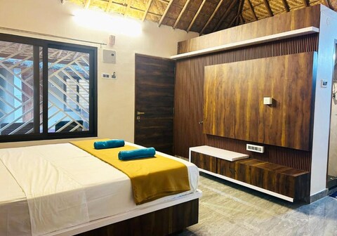 Hampi Village Resort & Tutti Cafe