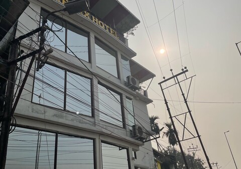 Collection O Relax Hotel