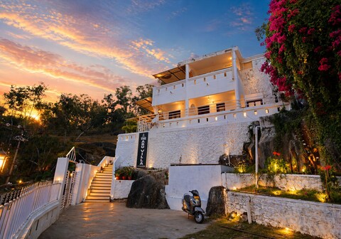 The Abu Villa