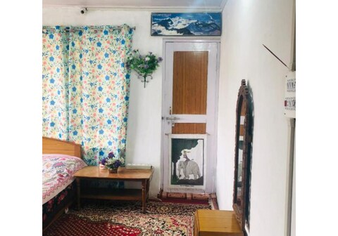 New World Guest House Srinagar
