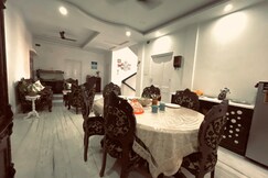 White Classic Heritage House, Kolkata White Classic Heritage House, Kolkata