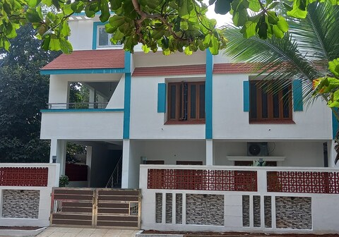 Aara-AHB Cottage01