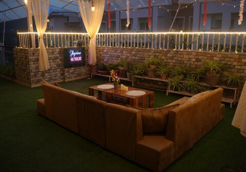 The Mussoorie Glow- Entire 3BHK Penthouse