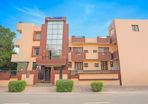 FabHotel The Grand Olive