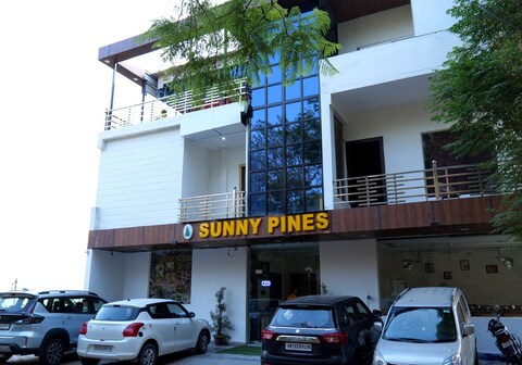 Sunny Pines Resort