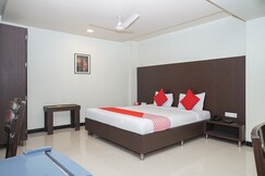 OYO 3452 Hotel Coconut Grove, Pune OYO 3452 Hotel Coconut Grove, Pune