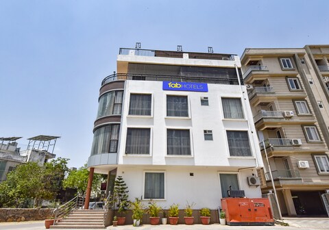 FabHotel Kirara